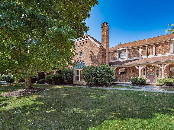 3rd image of 4555 Sandringham Dr