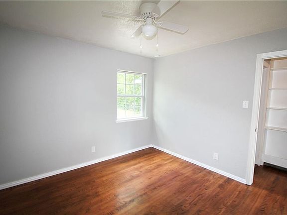 4th image of 5040 Sandage Ave