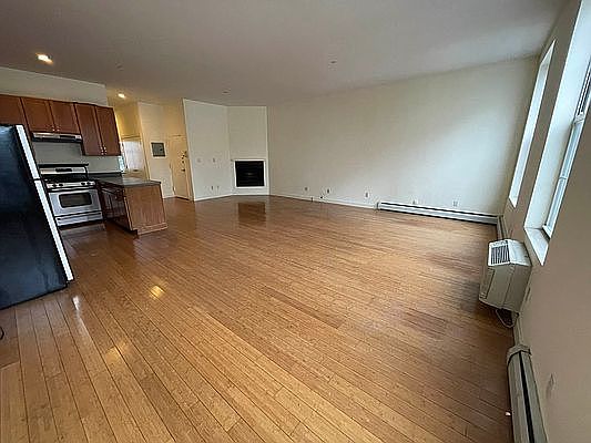 2nd image of 5-11 50th Ave #2