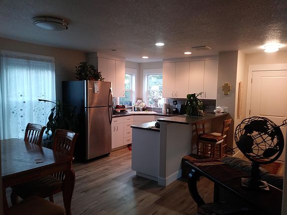 3rd image of 705B NW 43rd St