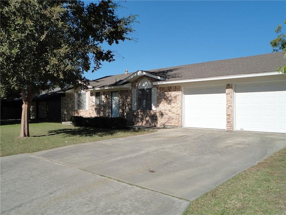 1st image of 1713 Woodridge Dr