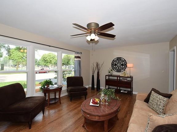 2nd image of 1261 Lily Rd