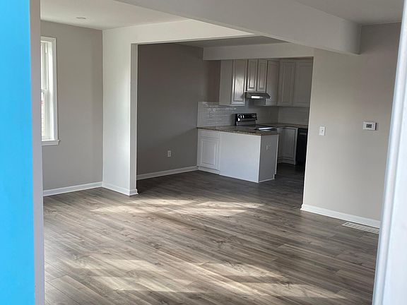 3rd image of 44 W Garfield Ave