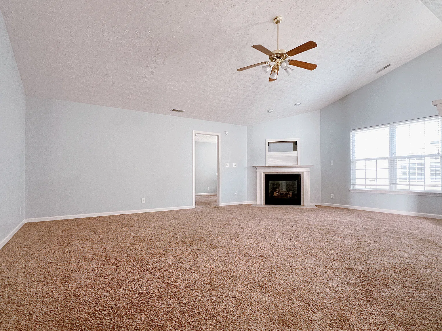 1903 Ellison Dr — Photo 3