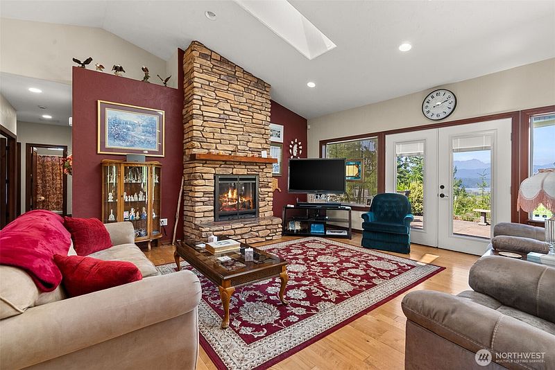 5th image of 1471 E Webb Hill Road