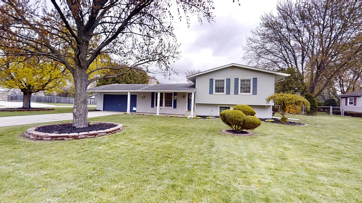 1138 Cranbrook Dr photo 1