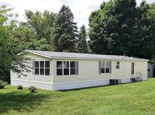 13 Pine St, Hudson, NY 12534