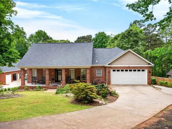 135 Winding River Dr, Anderson, SC 29625
