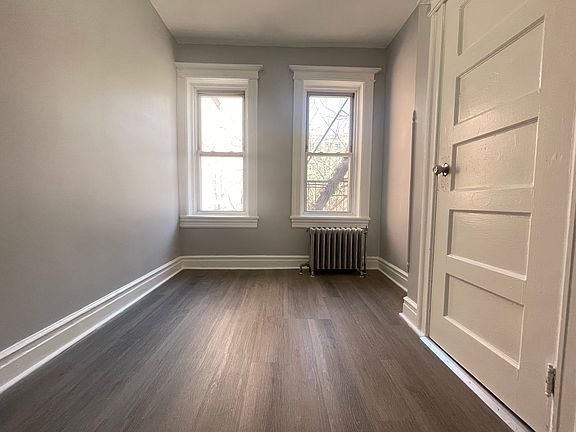 2nd image of 104 Romaine Ave #6E