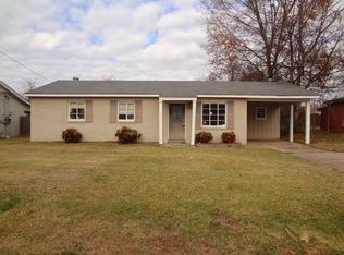 213 Meadow Ln, Vicksburg, MS 39180