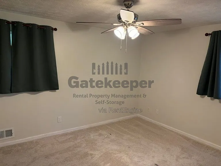 120 Riley Ct — Photo 8