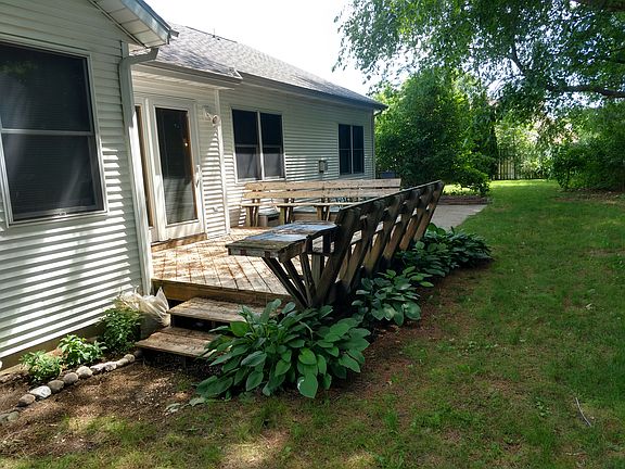 4th image of 2281 S Hill Dr