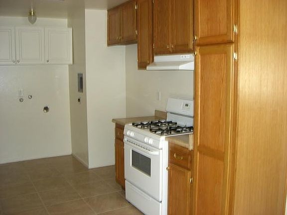 2nd image of 22447 De Soto St