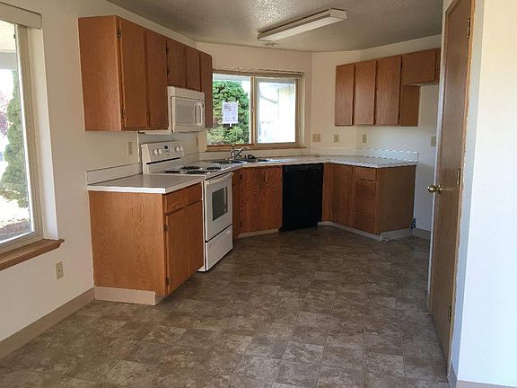 5th image of 10416 NE 67th St
