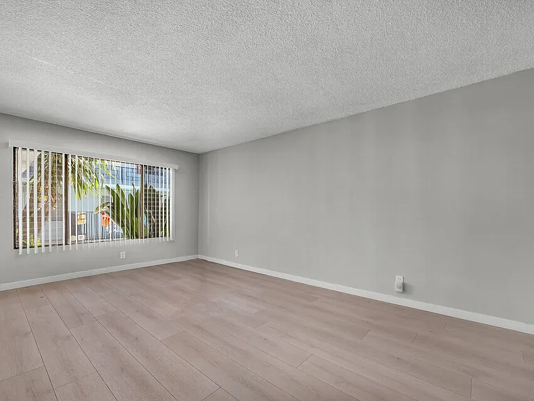4926 August St #6 — Photo 3