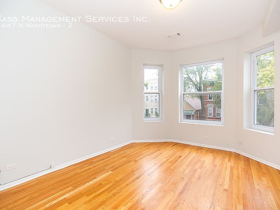 2nd image of 1447 N Washtenaw Ave APT 2
