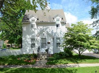 306 4th Ave, Baraboo, WI 53913