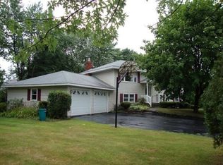 18 Gloria Dr, Latham, NY 12110