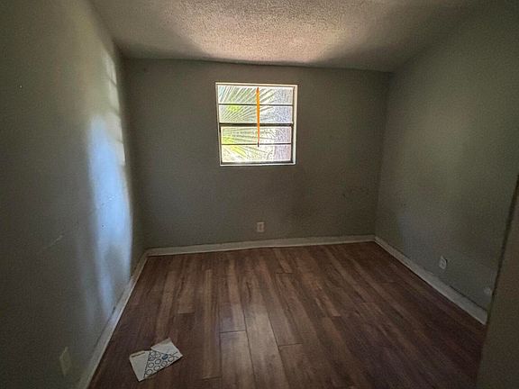 5th image of 921 Gordon St