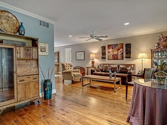 3rd image of 4118 Park Ln