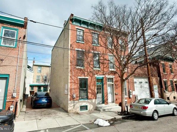 3817 Pearl St, Philadelphia, PA 19104