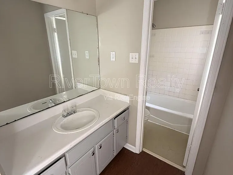 4311 Springwind Rd — Photo 9