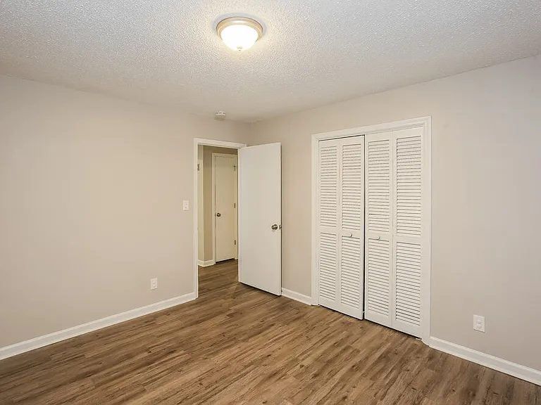 431 Hillcrest Dr — Photo 11