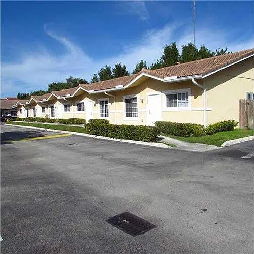 3856 SW 48th Ave Photo 1