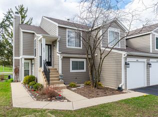 402 Drake Cir, Schaumburg, IL 60193