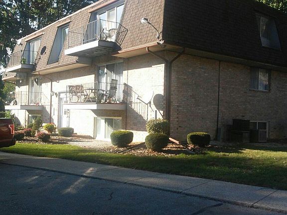 5th image of 104 Provincial Ct Unit 17
