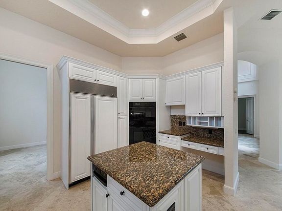 5th image of 16105 Bristol Pointe Dr