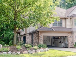 5235 Royal Vale Ln, Dearborn, MI 48126