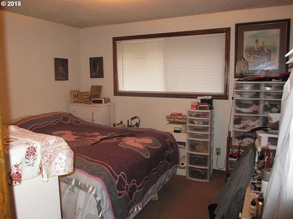 3rd image of 11825 SE Riveridge Dr
