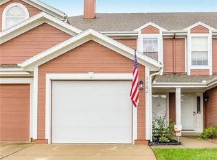 5582 NW Moonlight Meadow Dr #82-B, Lees Summit, MO 64064