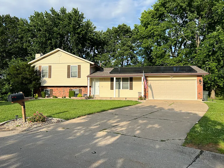 18 Duffy Ct — Photo 1