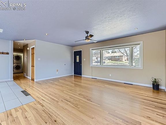 4th image of 3916 Mariposa St