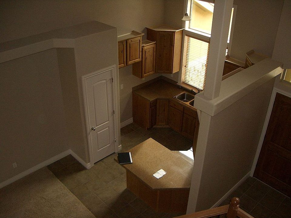1st image of 1910 W Golden Pond Way