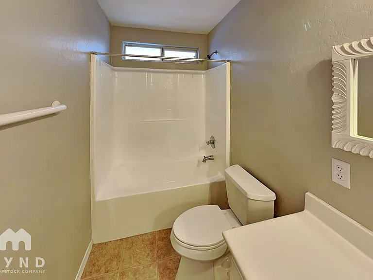 1423 E Poncho Ln — Photo 17
