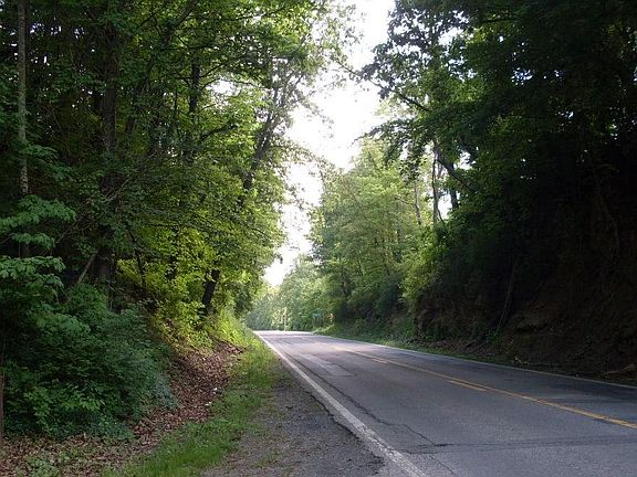 4th image of 6136 Legends Hwy