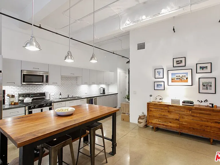 738 S Los Angeles St #407 — Photo 4