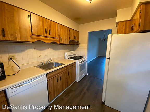 5th image of 203 College Park Dr