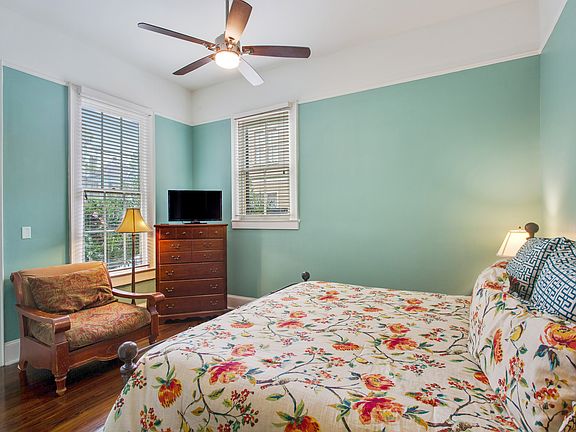 5th image of 1310 Marengo St #1