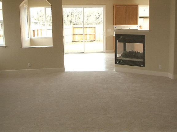 3rd image of 135 Haehl Creek Dr