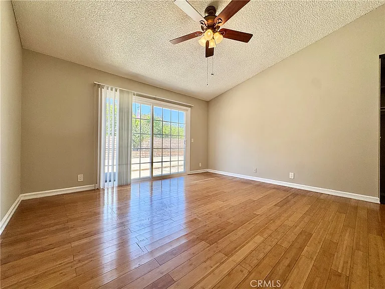 1421 Meadow Glen Rd — Photo 27