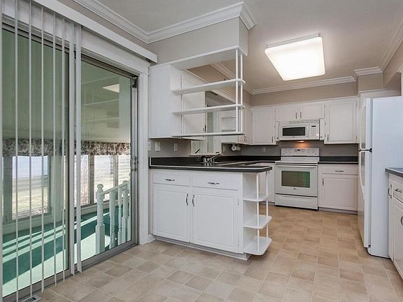 5th image of 1239 Staub Ct NE