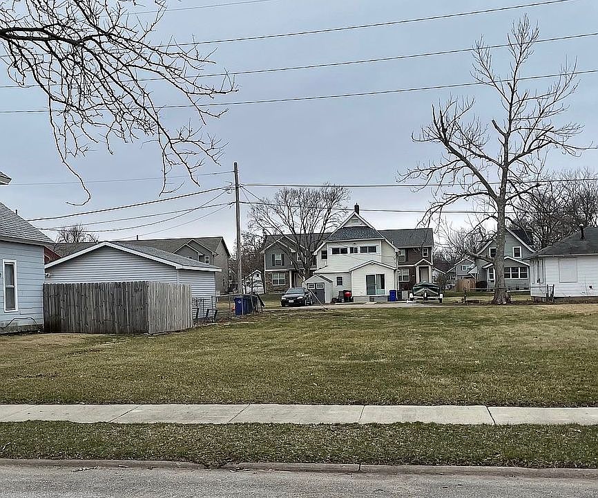 2nd image of 1338 6th St NW