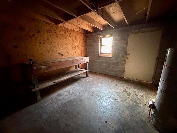 5th image of 406 Wood Valley Ct