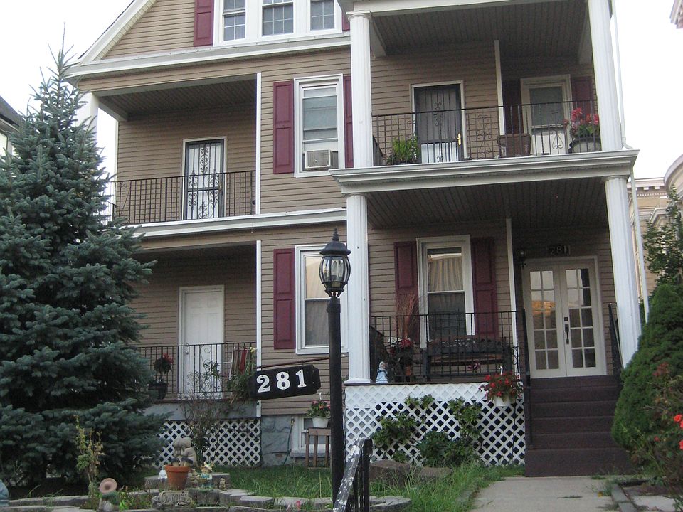2nd image of 281 Lafayette Ave