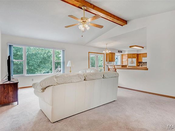 5th image of 41 Graystone Dr