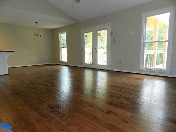 2nd image of 143 Beaver Creek Dr